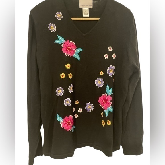 Susan Graver Vintage Embroidered black floral  Knit sweater Top in size xlg - Picture 1 of 6